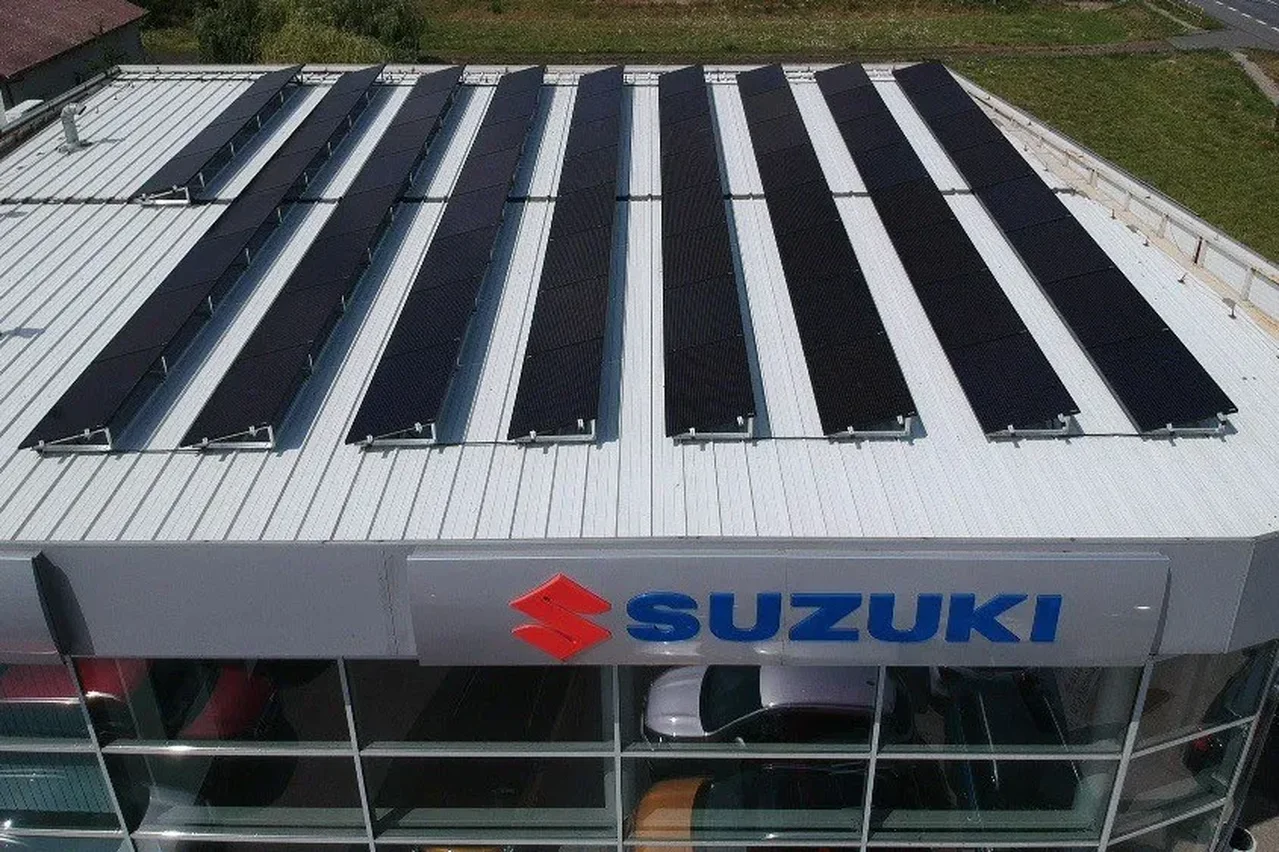 Salon Suzuki z instalcją PV od OZE Biomar